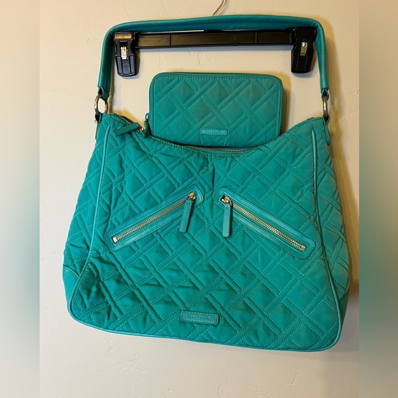 Vera Bradley Vivian Hobo Bag and Matching Wallet - Picture 3 of 8